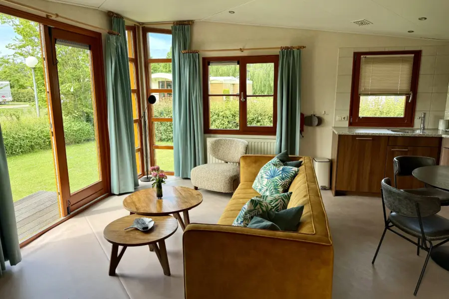 Camping t Weergors Ecochalet Huiskamerjpeg