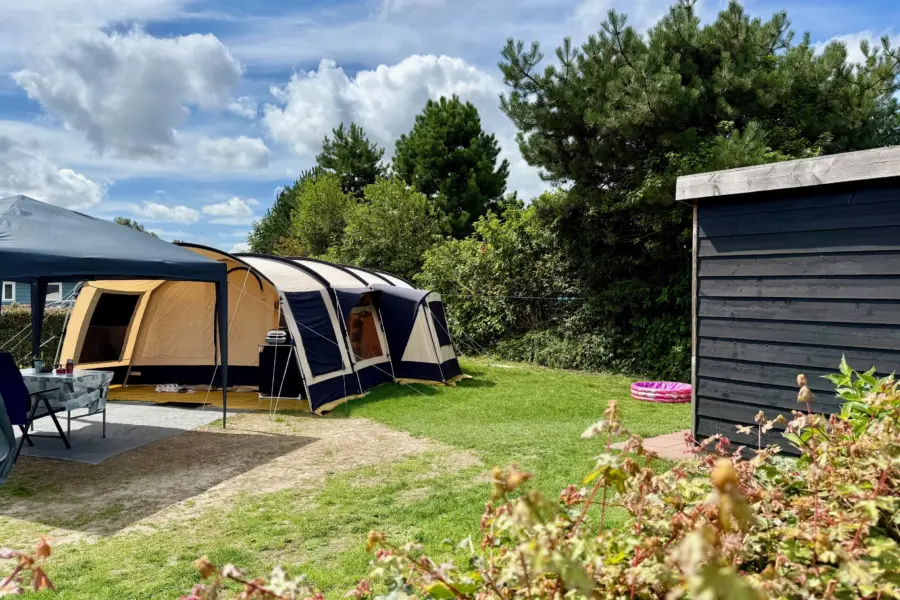 Comfortplaats Privesanitair tent Camping Weergors